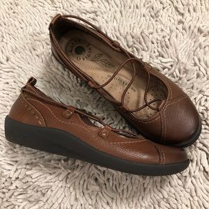 Earth Origins London Slip On women’s shoe